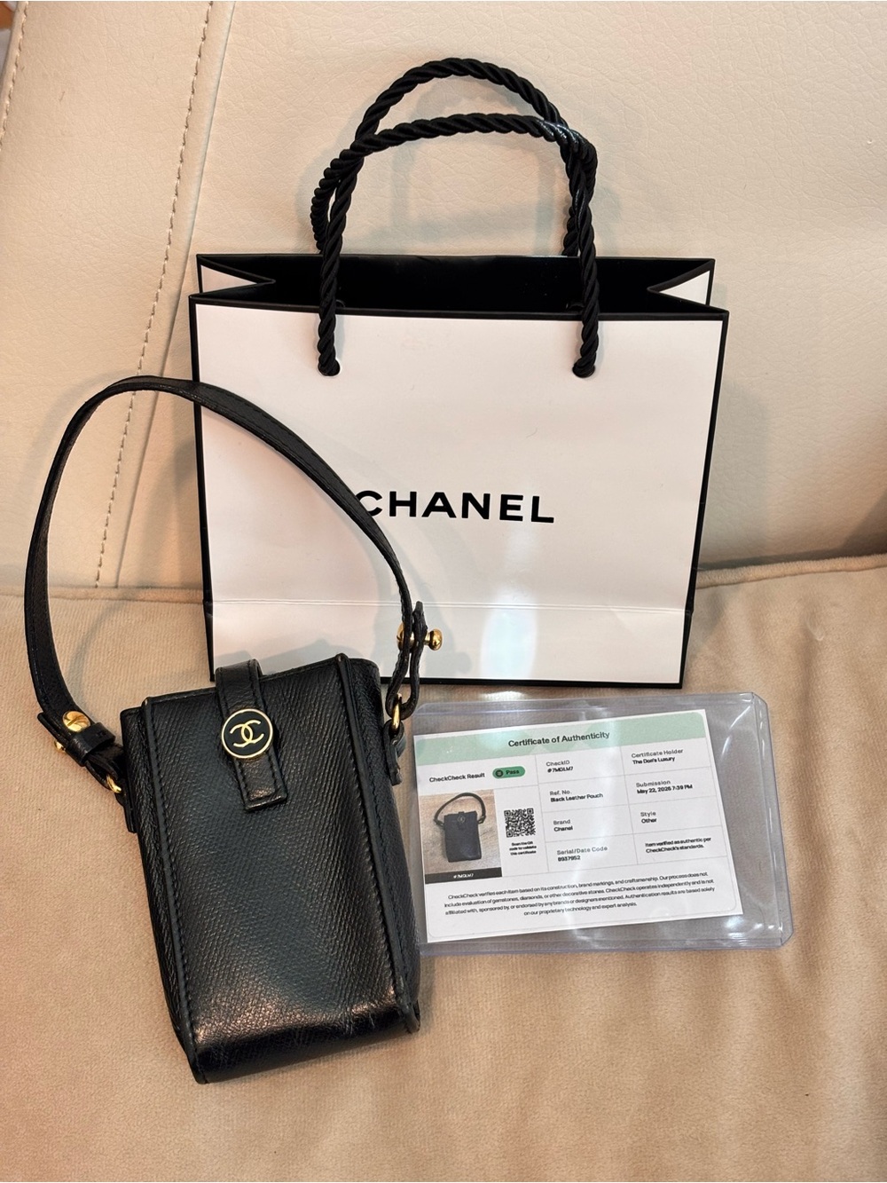 CHANEL Black Leather Vintage Y2K CC Phone Holder / Belt Accessory W/ COA - Picture 13 of 14